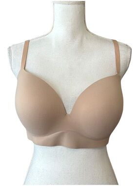 Victoria’s Secret Incredible Padded No Wire Bra SZ 38D in Nude